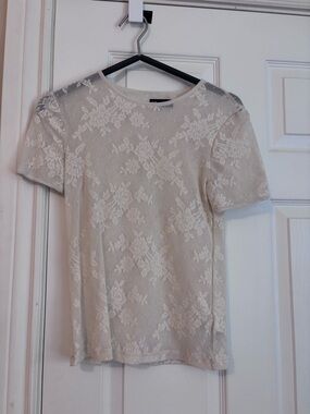 Gap NWOT Lace Short Sleeve Top - Cream